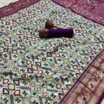 Women Zari Woven Saree with Contrast Border